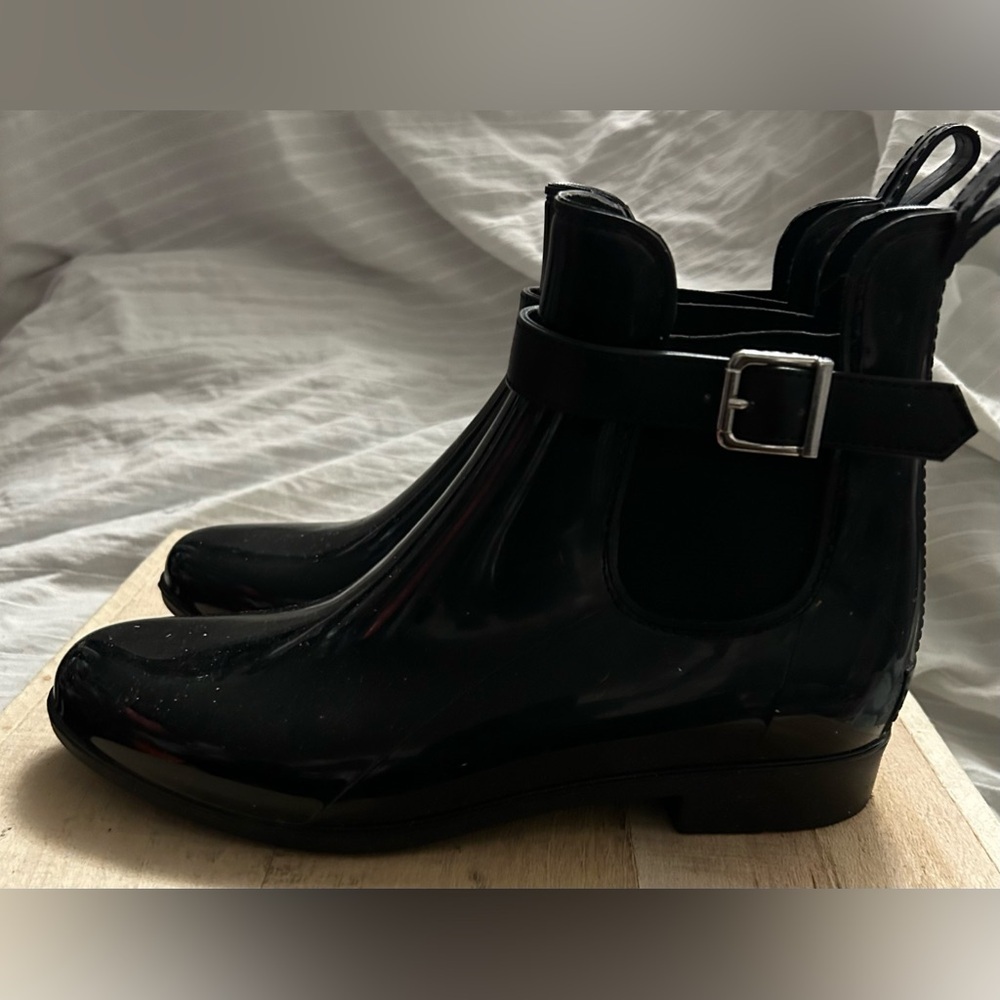 Marc Fisher Rainy 2 Rain Boot Women’s Width M, black, water-repellent Size 9